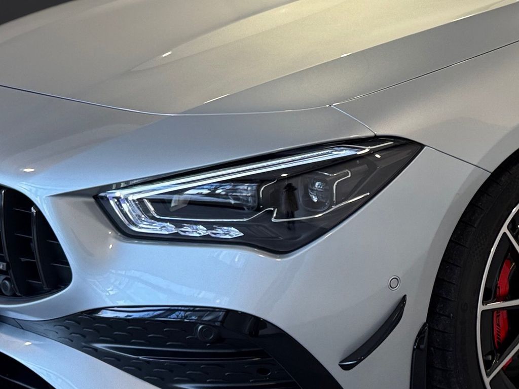 Mercedes-Benz CLA 35 AMG 2025
