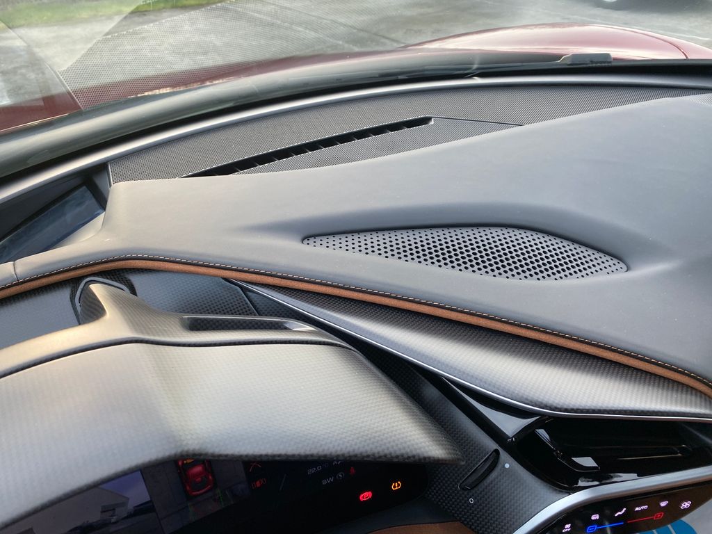 Ferrari 296 GTB 2024