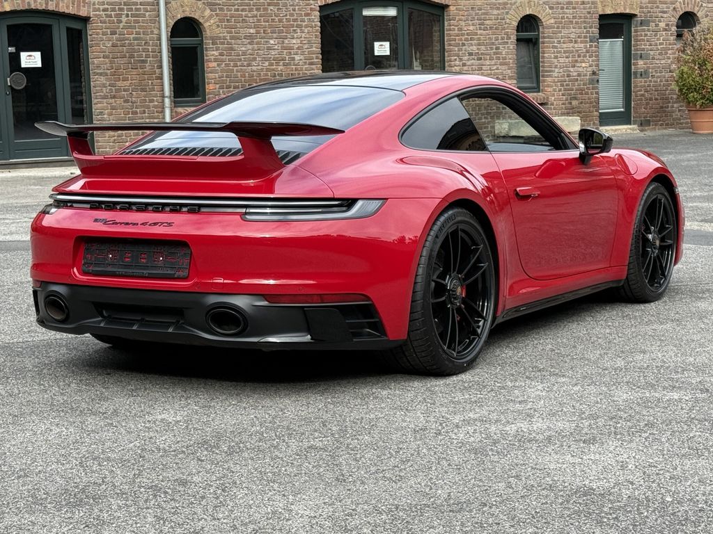 Porsche 992 2023