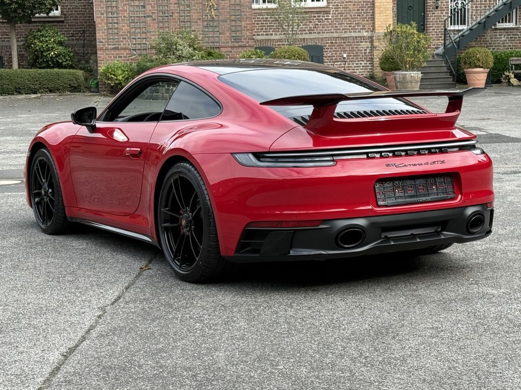 Porsche 992 2023