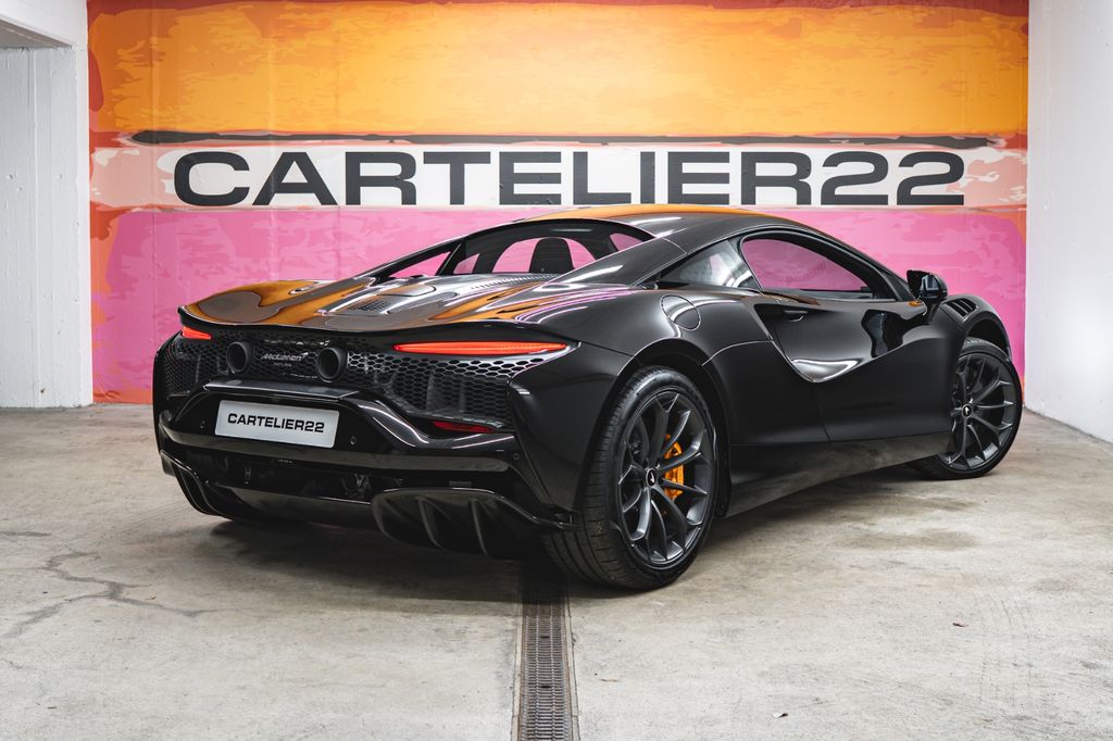 McLaren Artura 2023