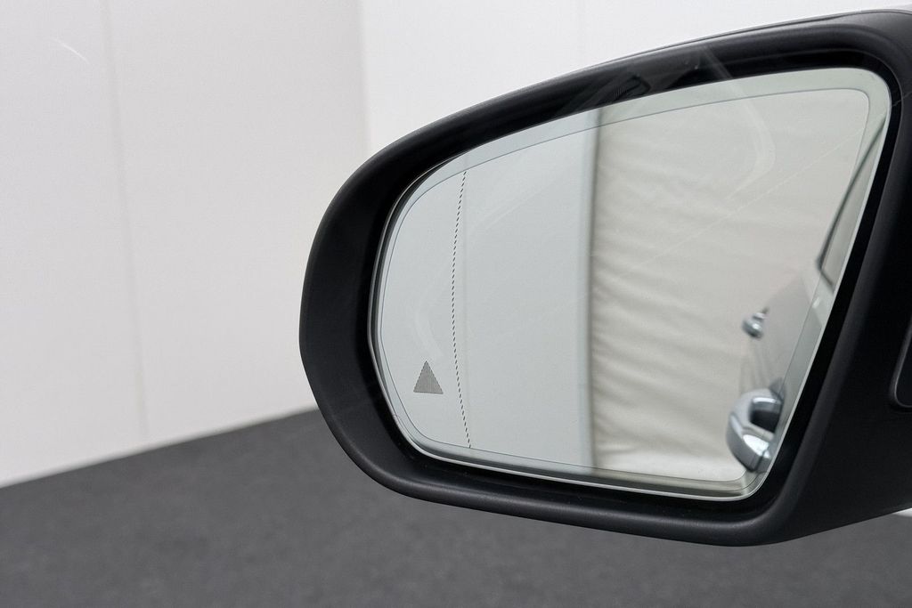 Mercedes-Benz EQC 2023