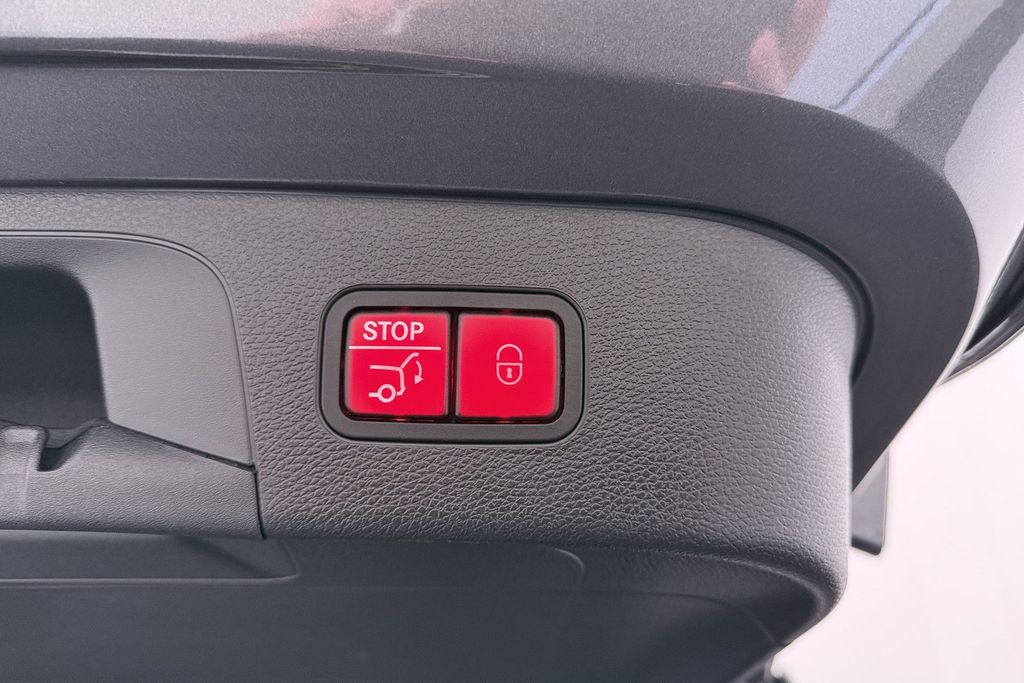 Mercedes-Benz EQC 2023