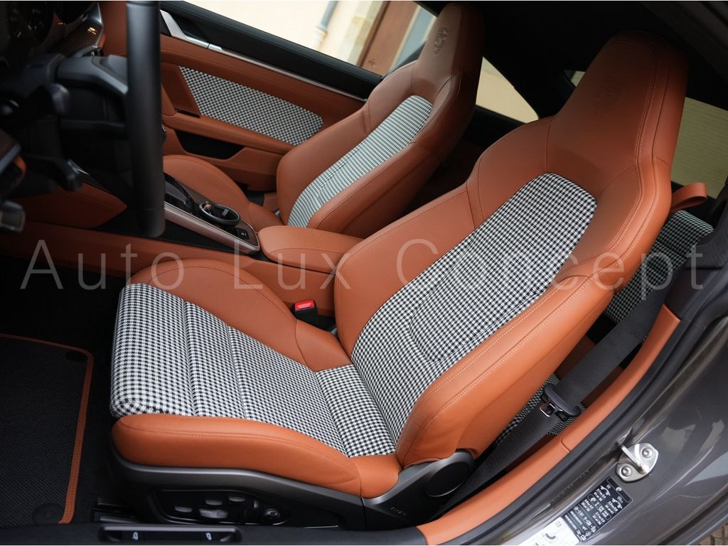 Porsche 992 2023