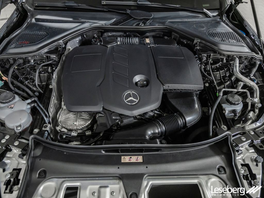 Mercedes-Benz E 300 2025