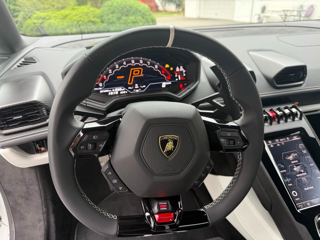 Lamborghini Huracán 2024