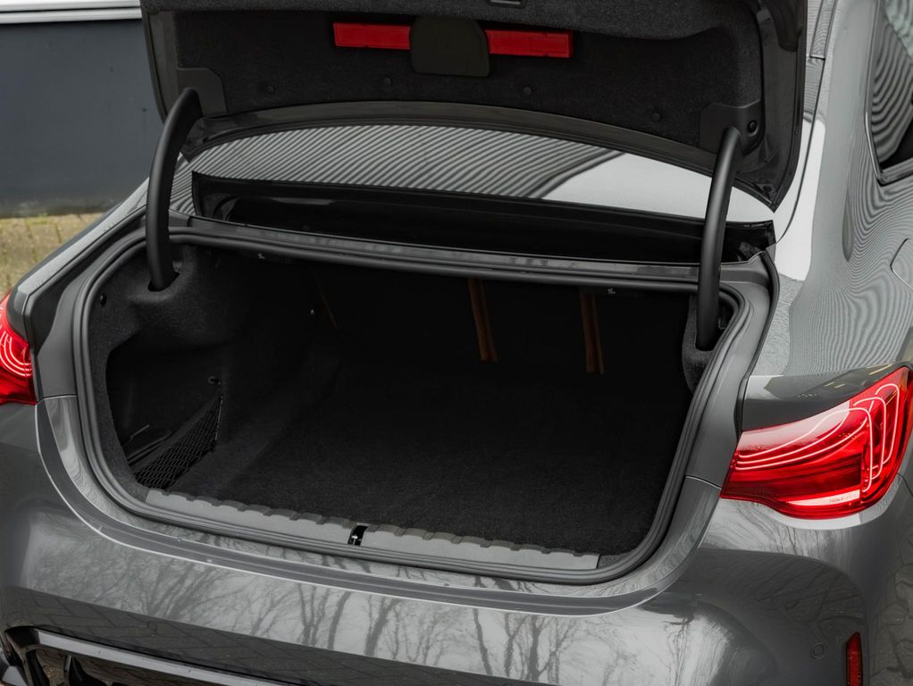 BMW M4 2025