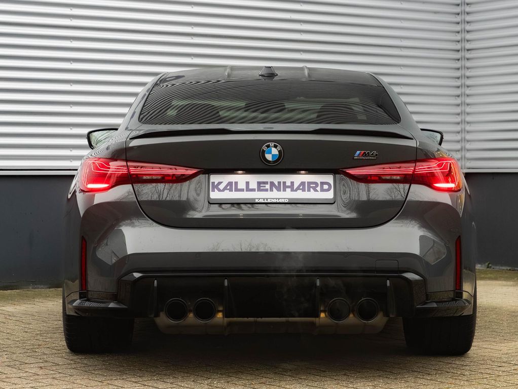 BMW M4 2025