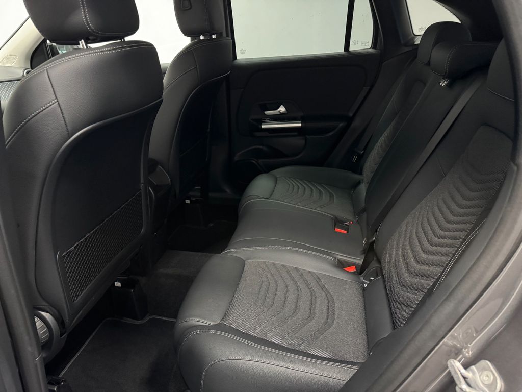 Mercedes-Benz GLA 220 2025