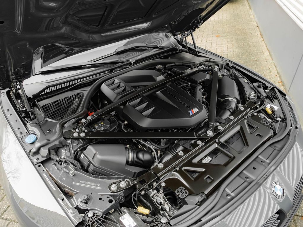 BMW M4 2025