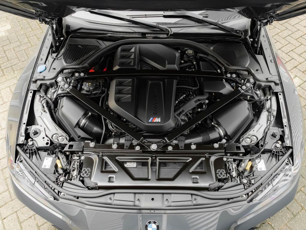 BMW M4 2025