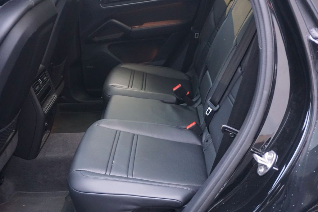 Porsche Cayenne 2024