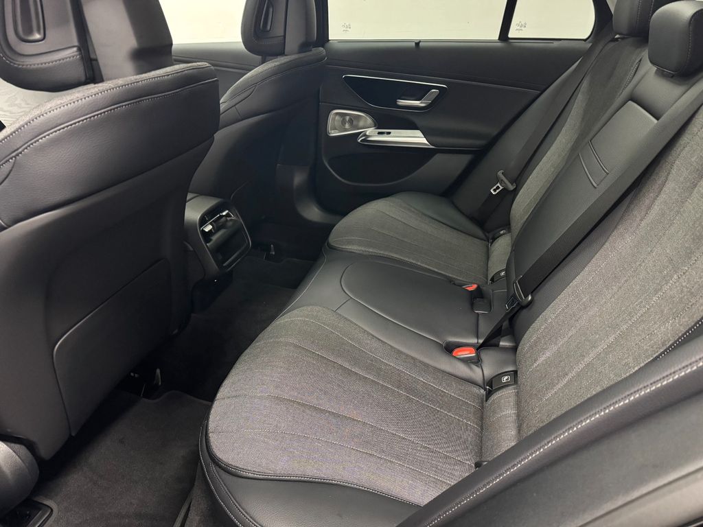 Mercedes-Benz E 200 2025