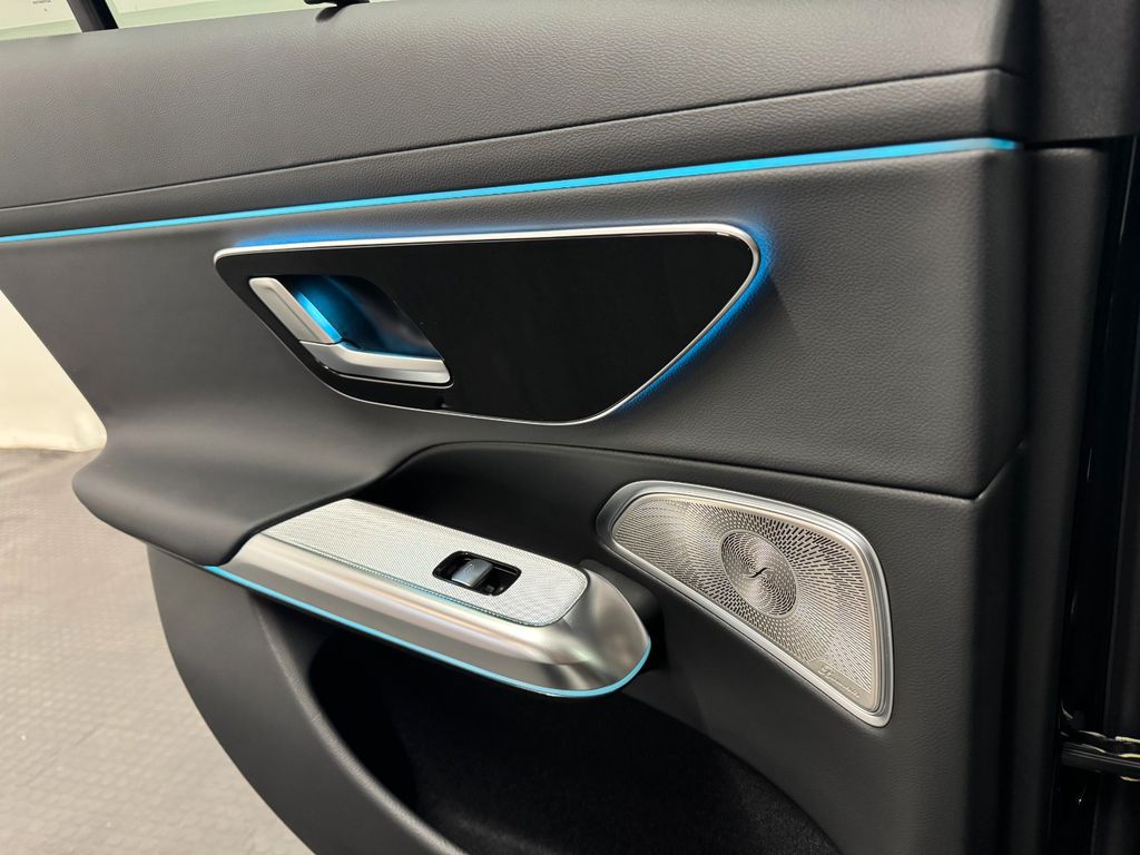 Mercedes-Benz E 200 2025