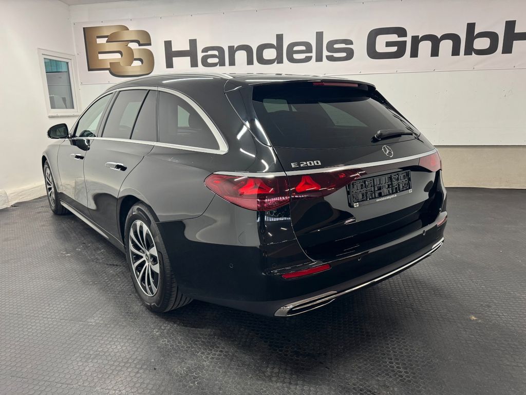Mercedes-Benz E 200 2025
