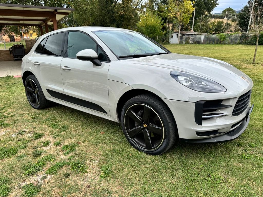 Porsche Macan 2021