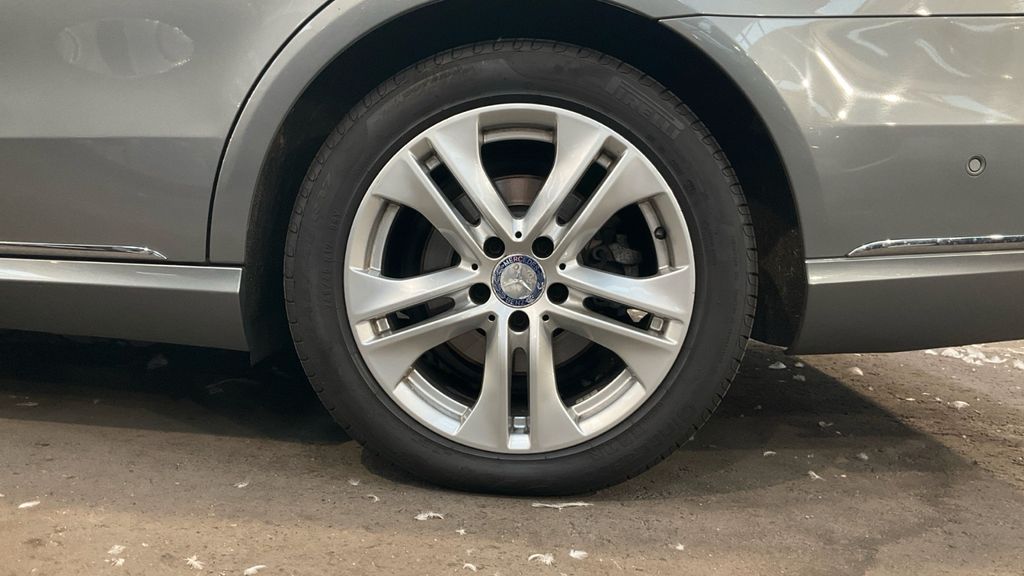 Mercedes-Benz E 200 2013