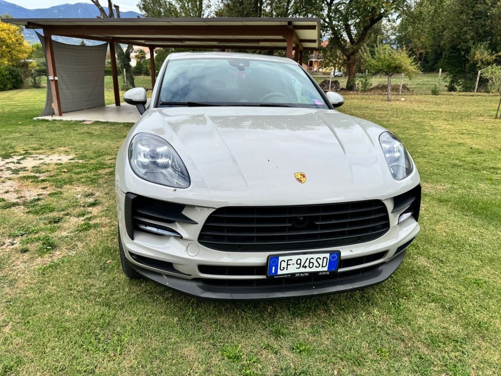 Porsche Macan 2021