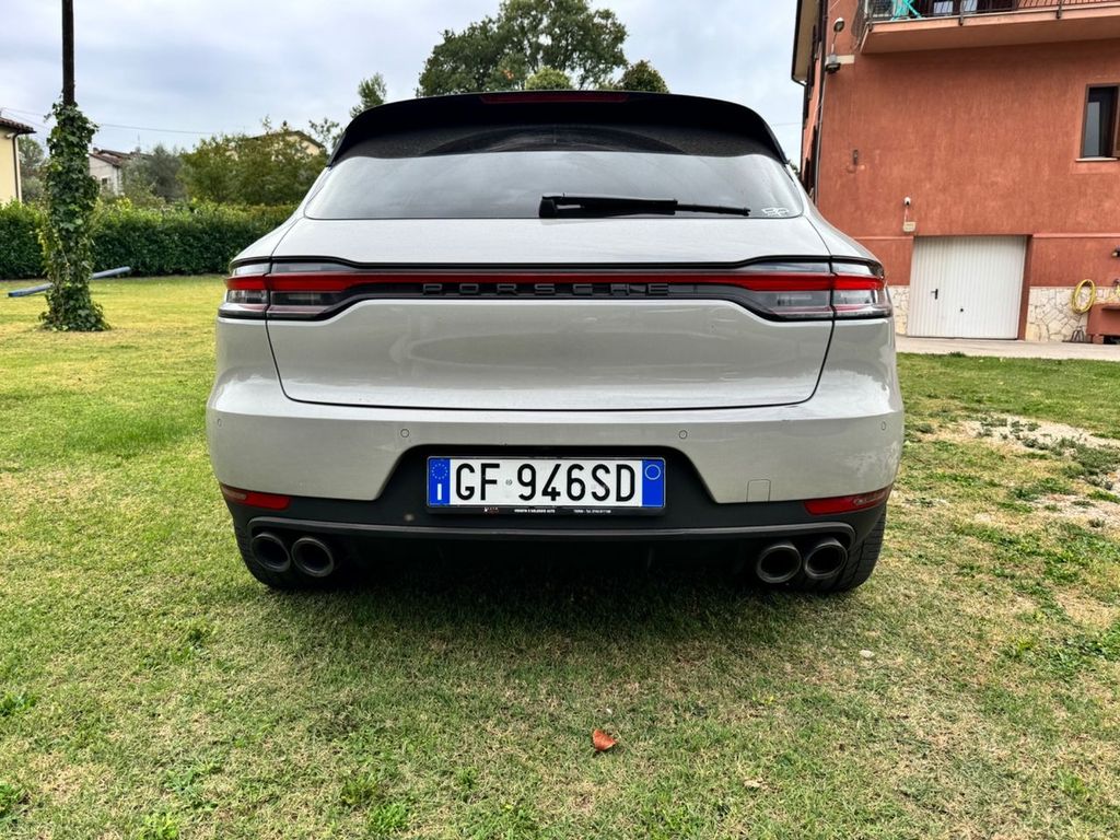Porsche Macan 2021
