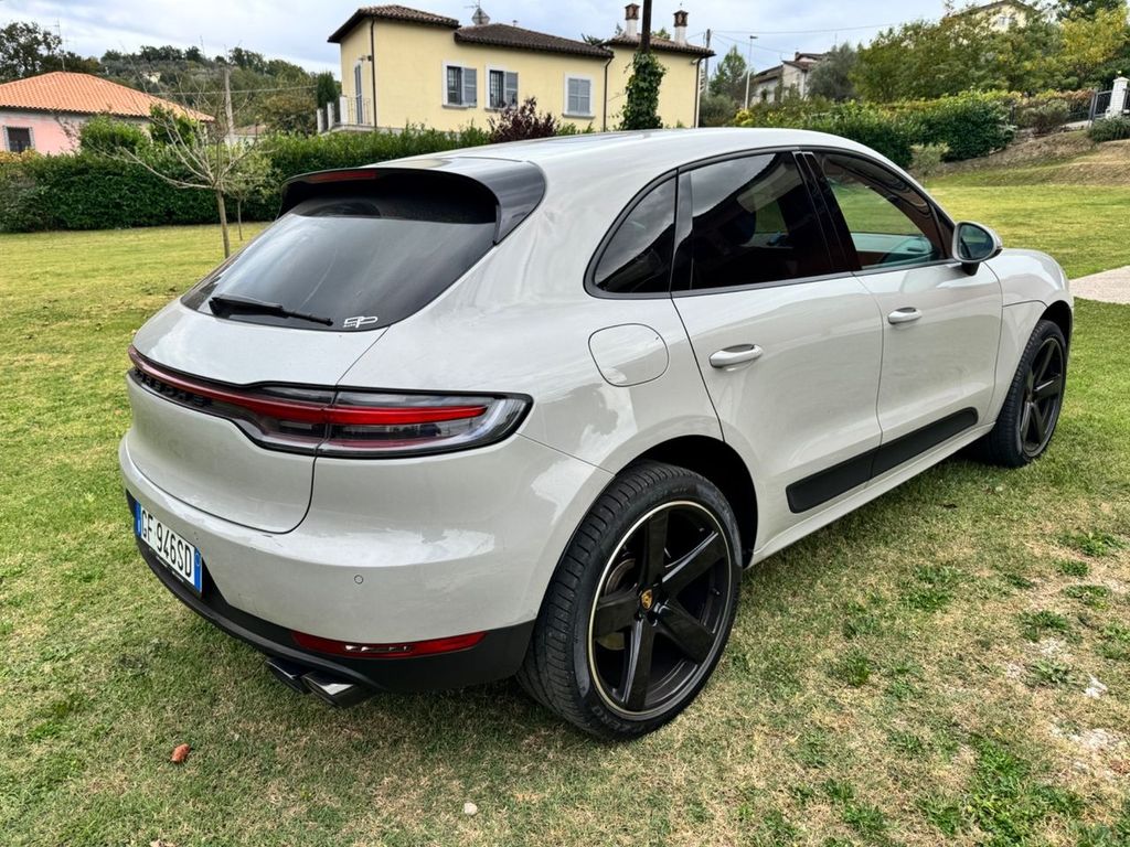 Porsche Macan 2021