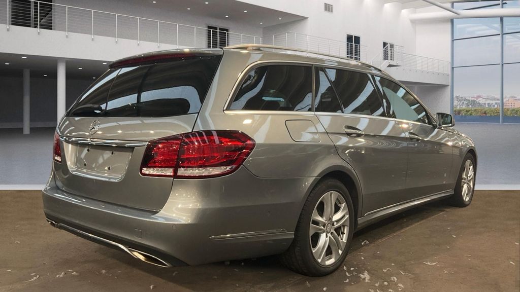 Mercedes-Benz E 200 2013