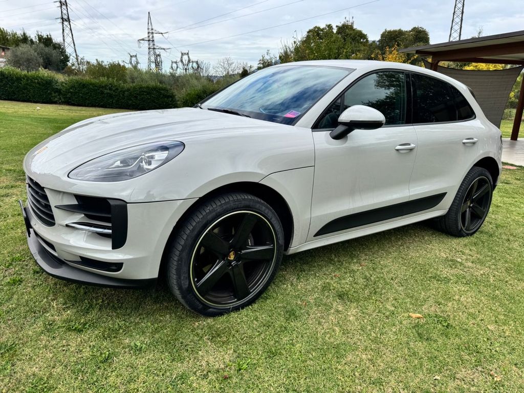 Porsche Macan 2021