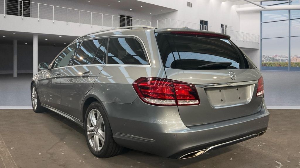 Mercedes-Benz E 200 2013