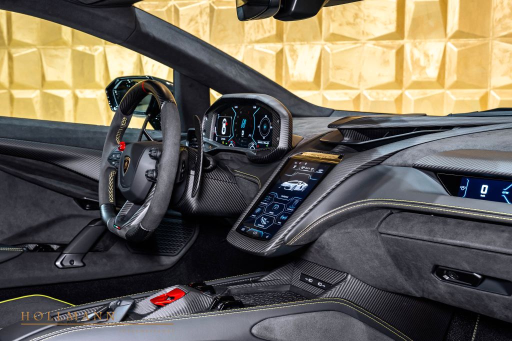 Lamborghini Revuelto