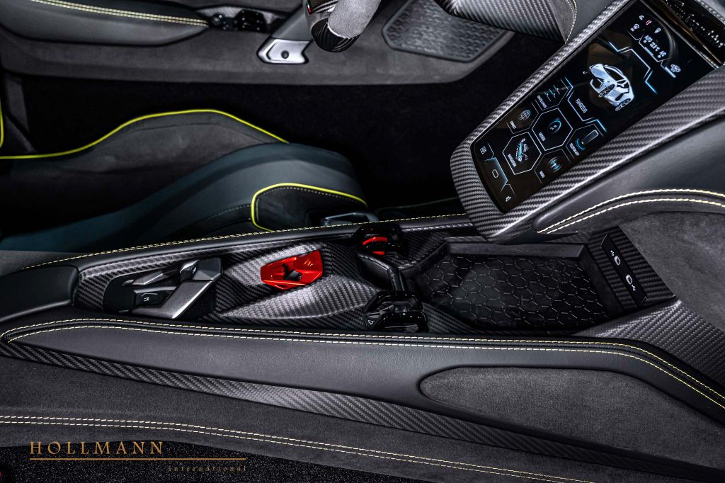 Lamborghini Revuelto