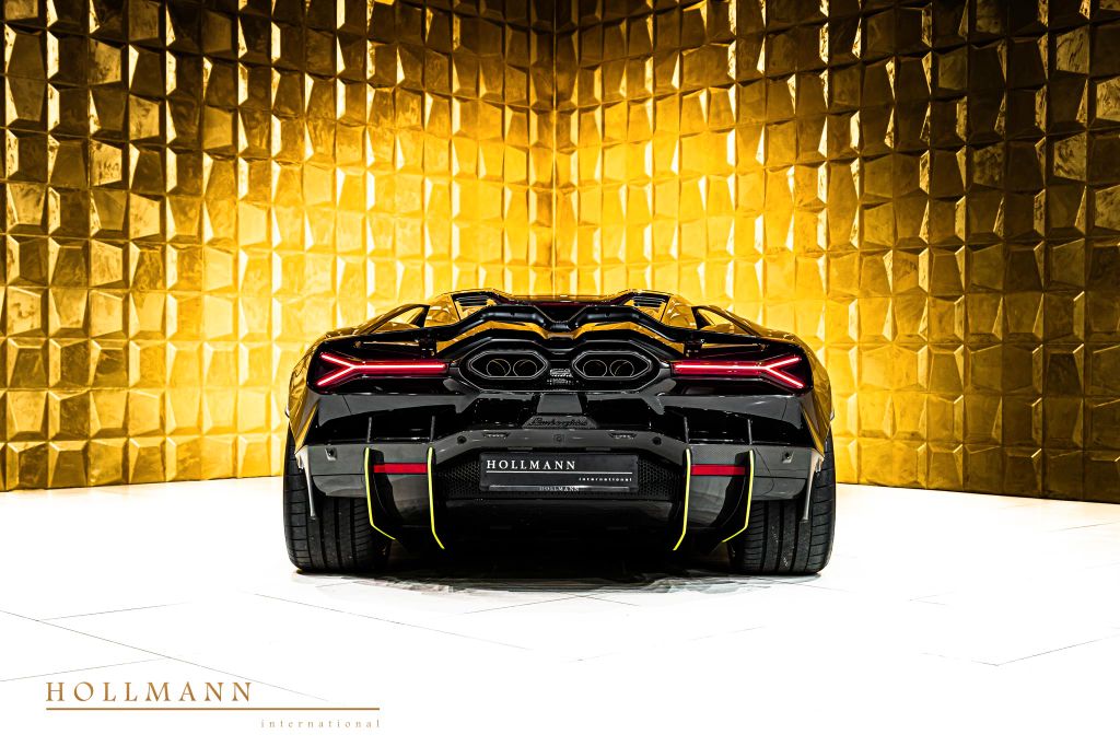Lamborghini Revuelto
