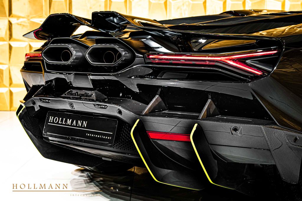 Lamborghini Revuelto