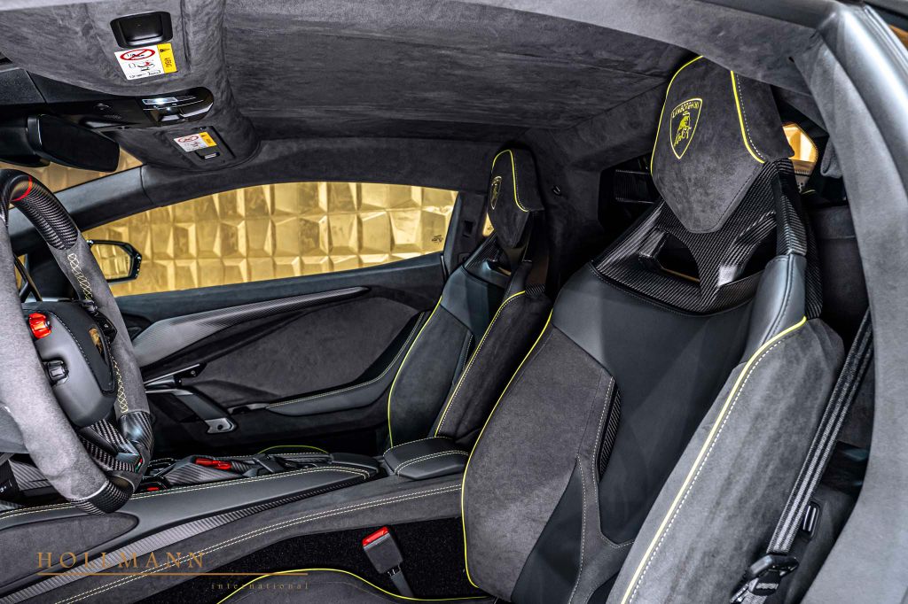 Lamborghini Revuelto