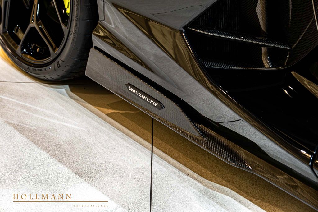 Lamborghini Revuelto