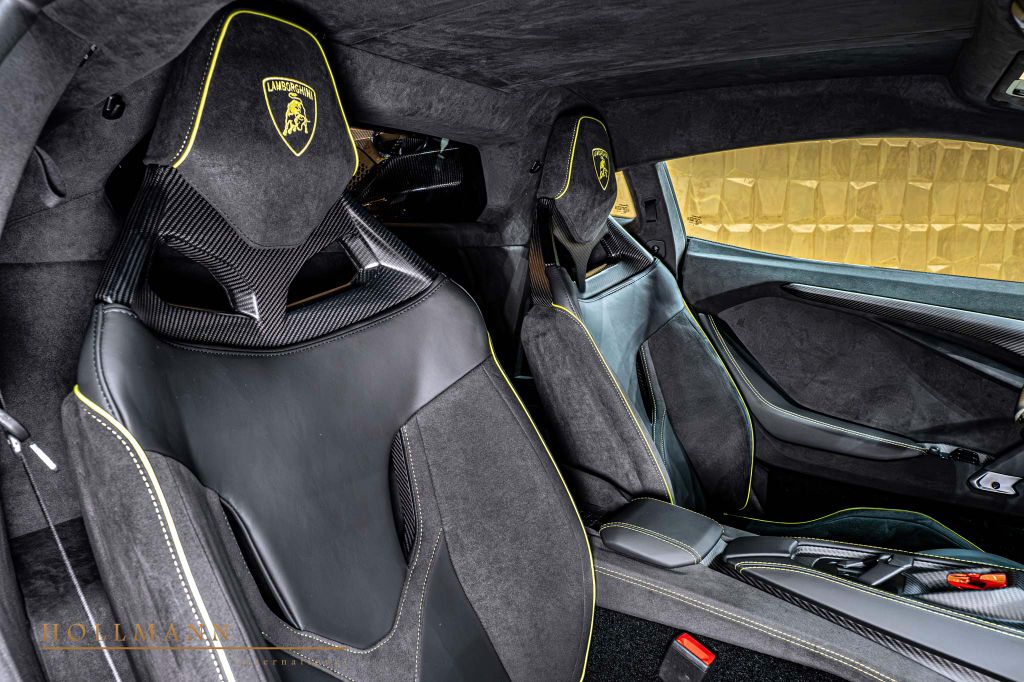 Lamborghini Revuelto