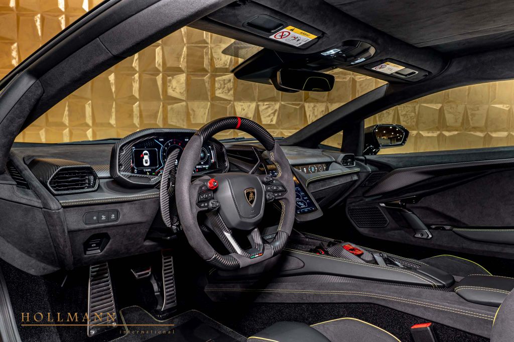 Lamborghini Revuelto