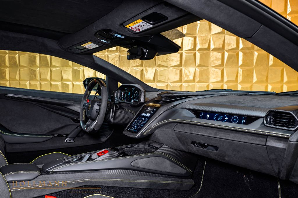 Lamborghini Revuelto