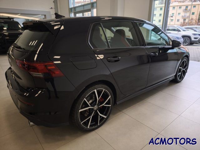 Volkswagen Golf 2024