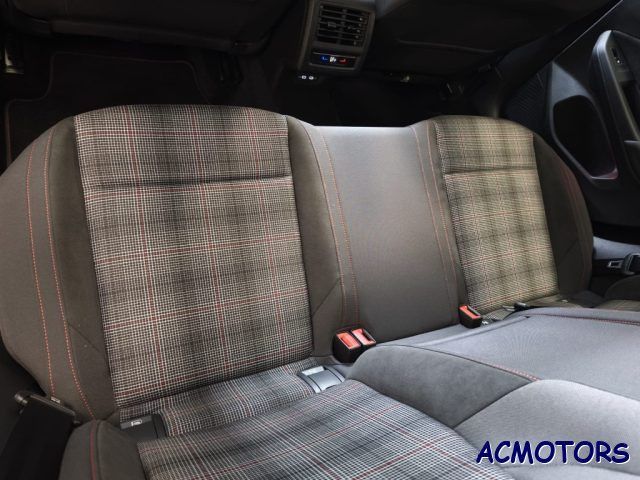 Volkswagen Golf 2024