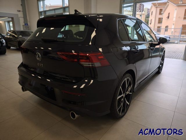 Volkswagen Golf 2024