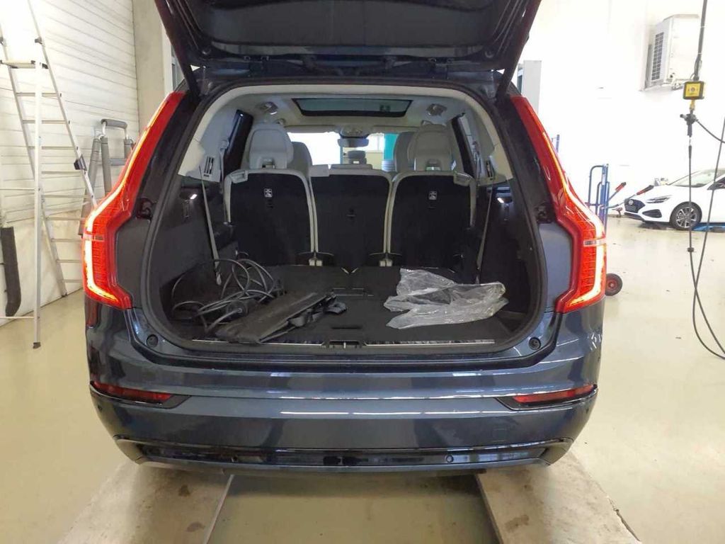 Volvo XC90 2025