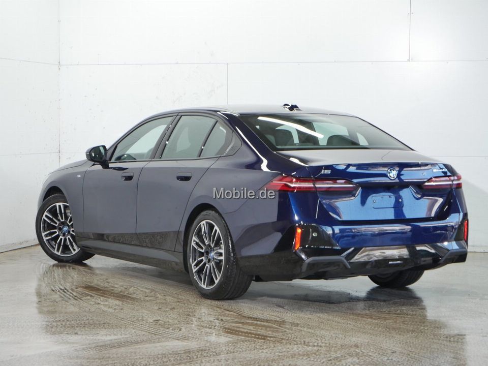 BMW i5 2024