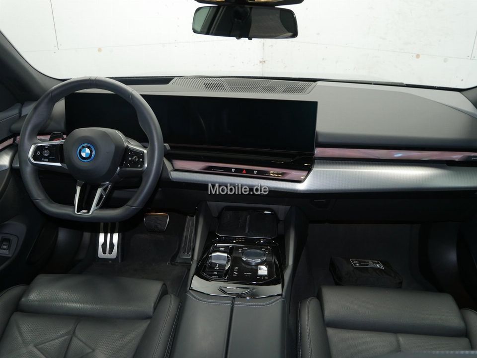 BMW i5 2024