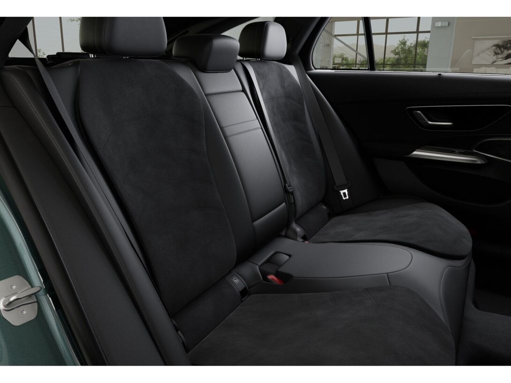 Mercedes-Benz E 300 2025