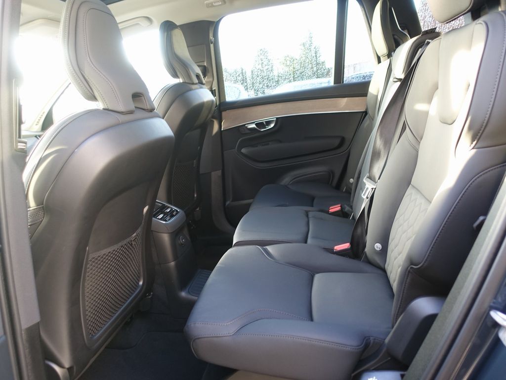 Volvo XC90 2025