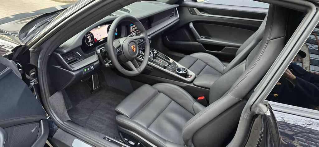 Porsche 992 2025