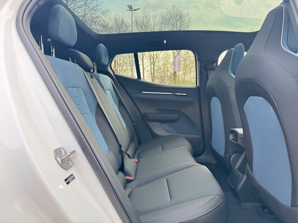 Volvo EX30 2025
