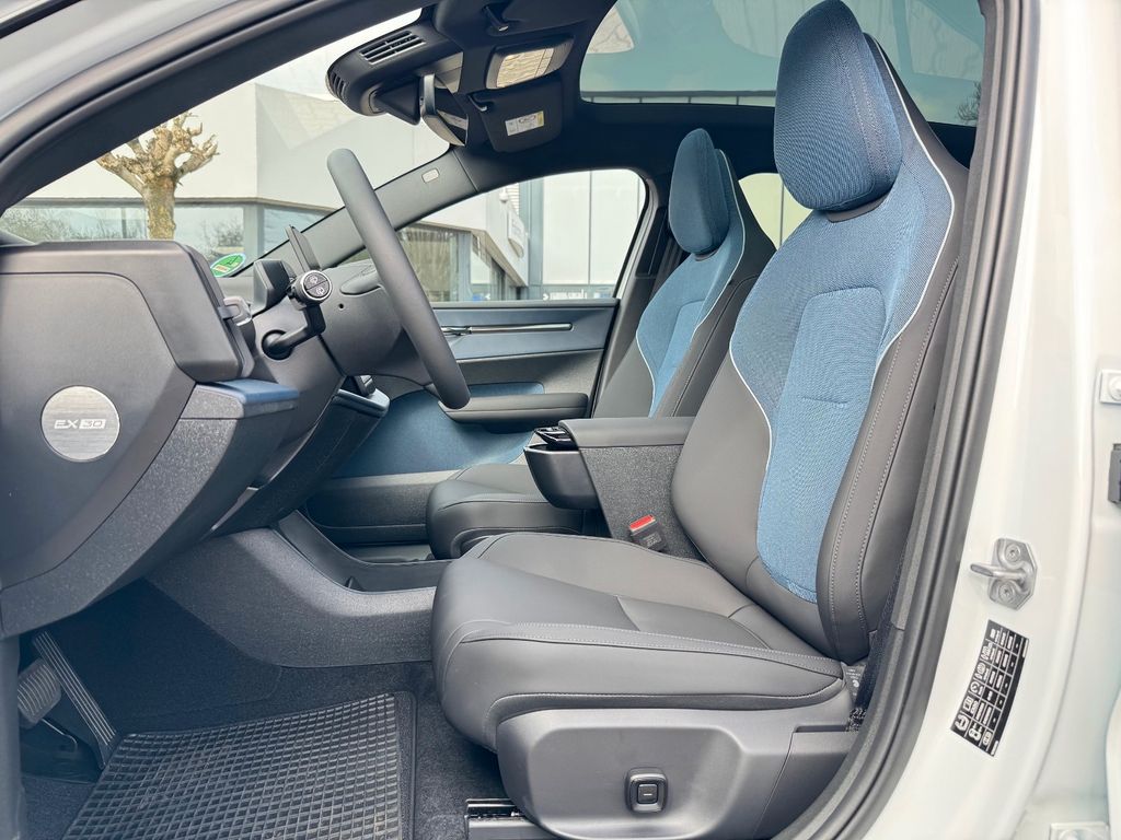 Volvo EX30 2025