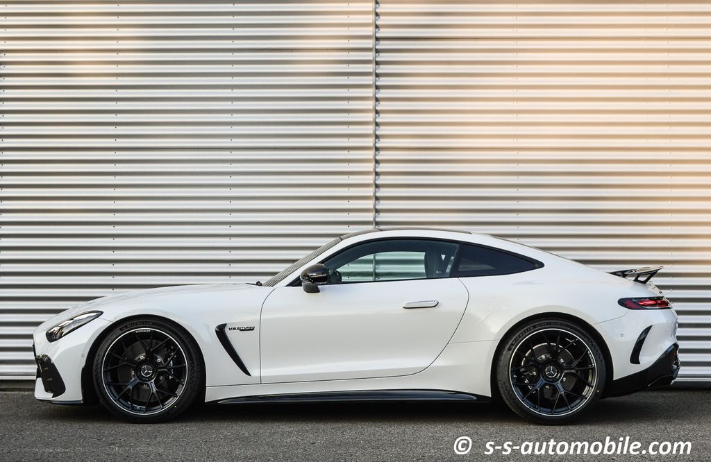 Mercedes-Benz AMG GT 2025