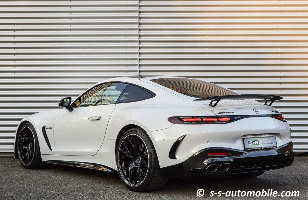 Mercedes-Benz AMG GT 2025