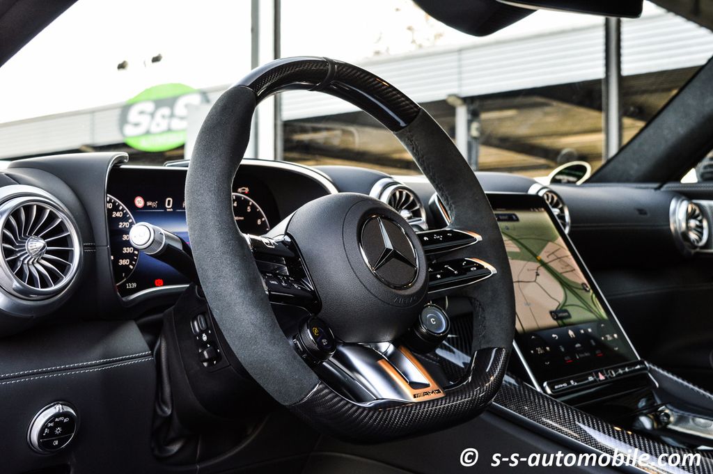 Mercedes-Benz AMG GT 2025